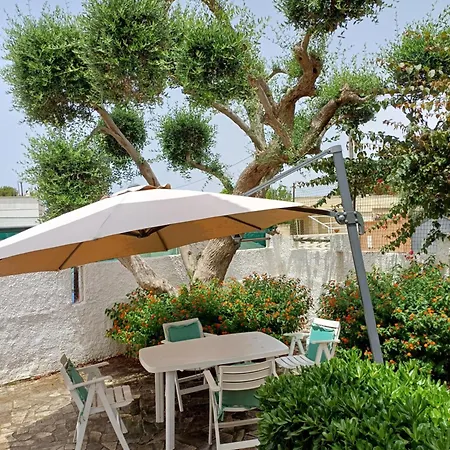 Holiday home Bouganville